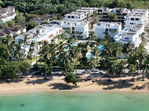 Beachfront Penthouse Duplex with infinity Pool