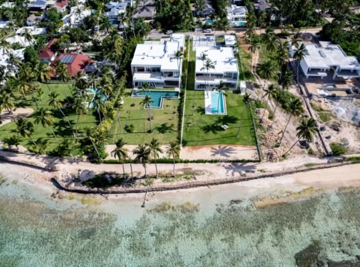 Beachfront Villa Bonita