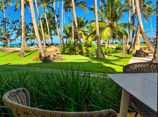 First line beachfront apartment for sale in Coson