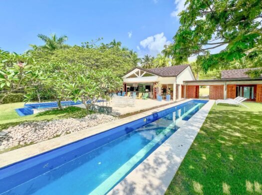 Puerto Bahia villa in Samana for sale