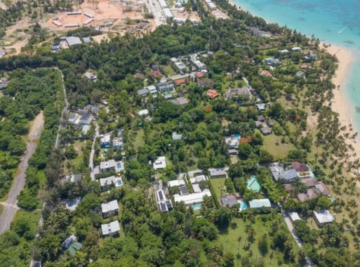 Villa close to beach for sale